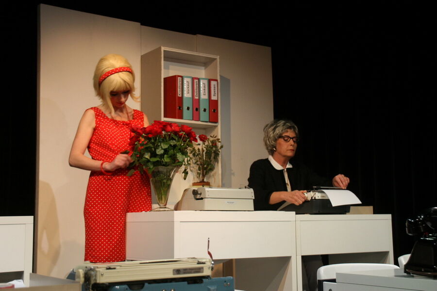 2012 SEKRETÄRINNEN -  Schreibmaschinen Geklapper in der Kellerbühne